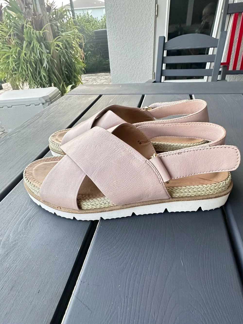 NM by Neiman Marcus Blush Leather Crisscross Slingback Sandals size 8